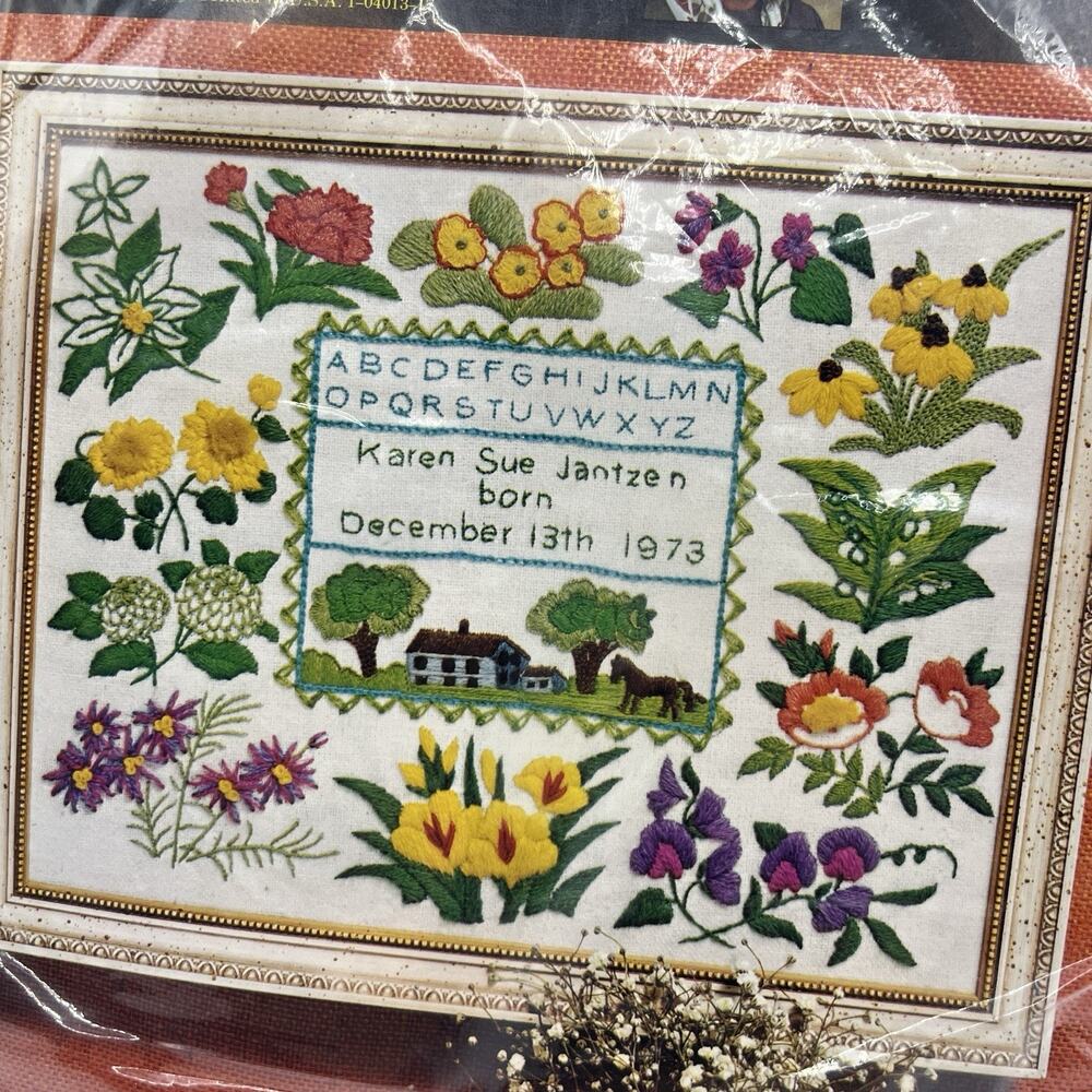 Vtg Columbia Minerva Creative Crewel Erica Wilson 7338 Flowers Birth Month 1973